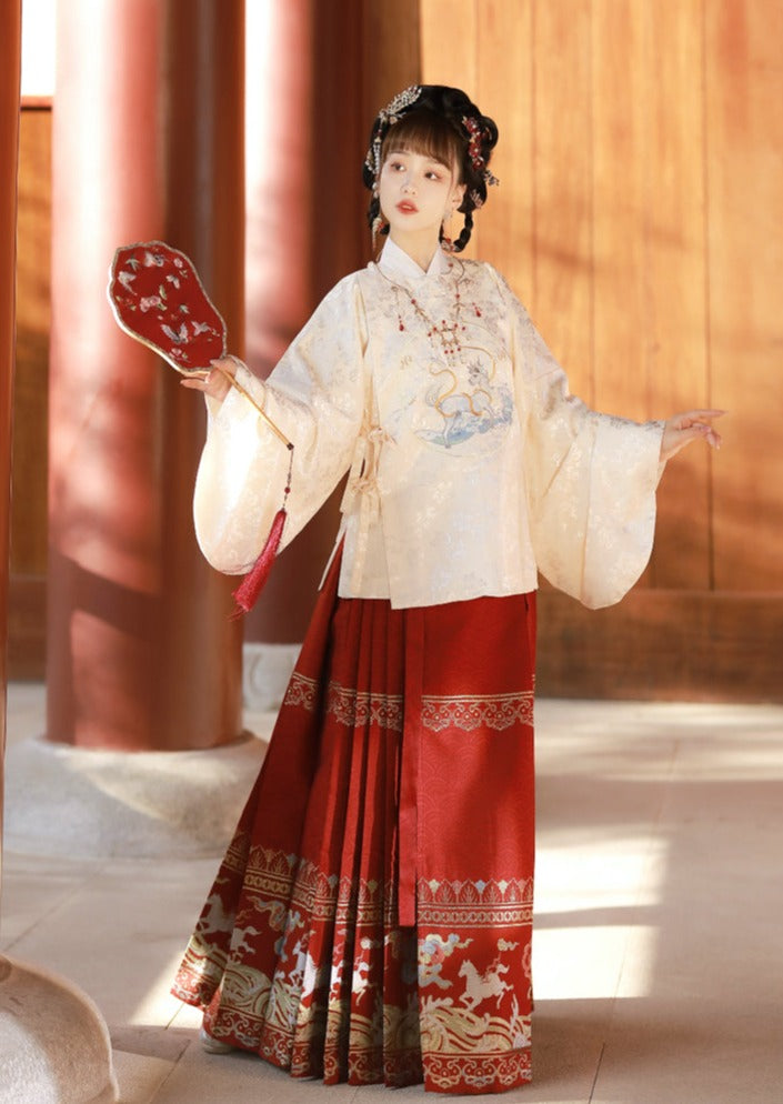 Spring Outting | Ming Hanfu Ma Mian Skirt with Blouse (踏山河)