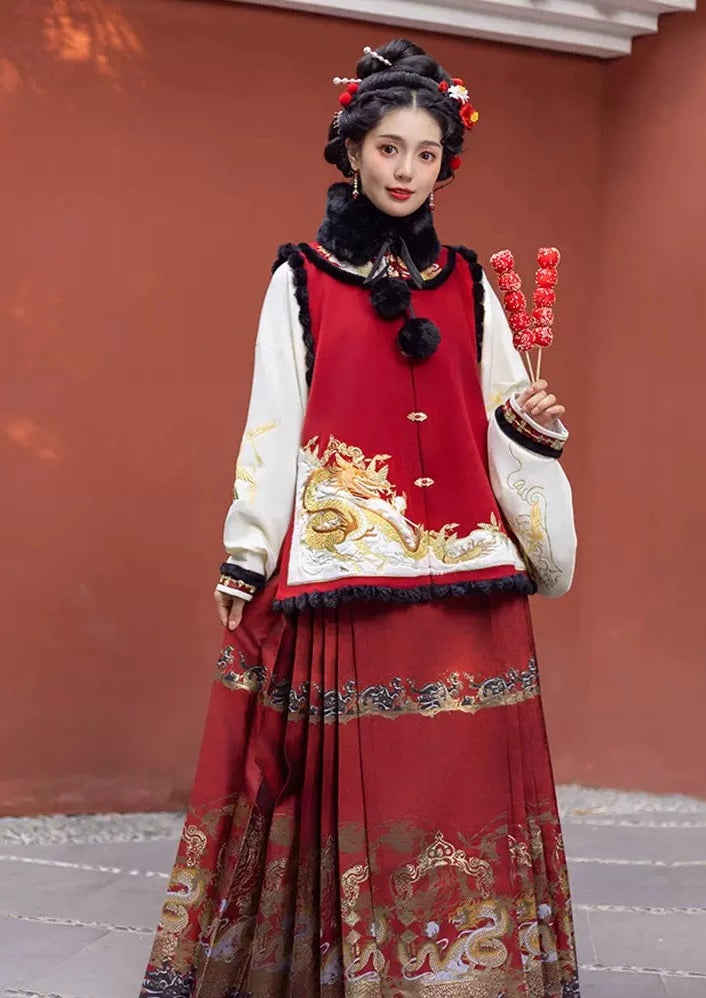 Gold Dragon | 3-Pieces New Year Ming Hanfu (金龙献瑞)