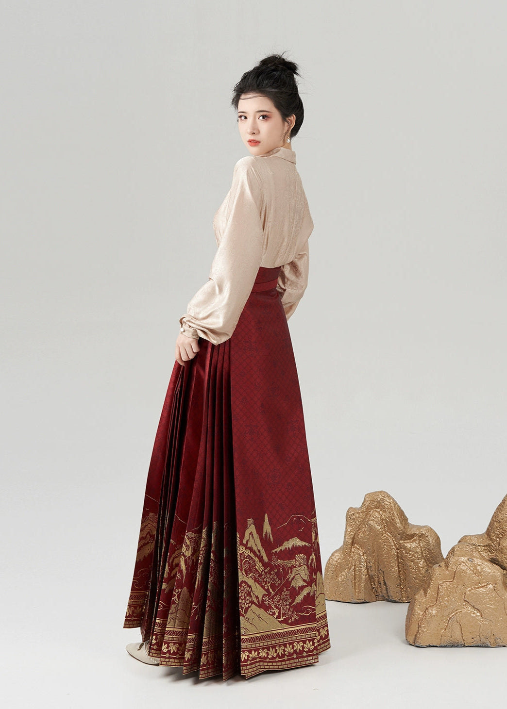 Endless Miles | Modern Ma Mian Skirt Set (万里)