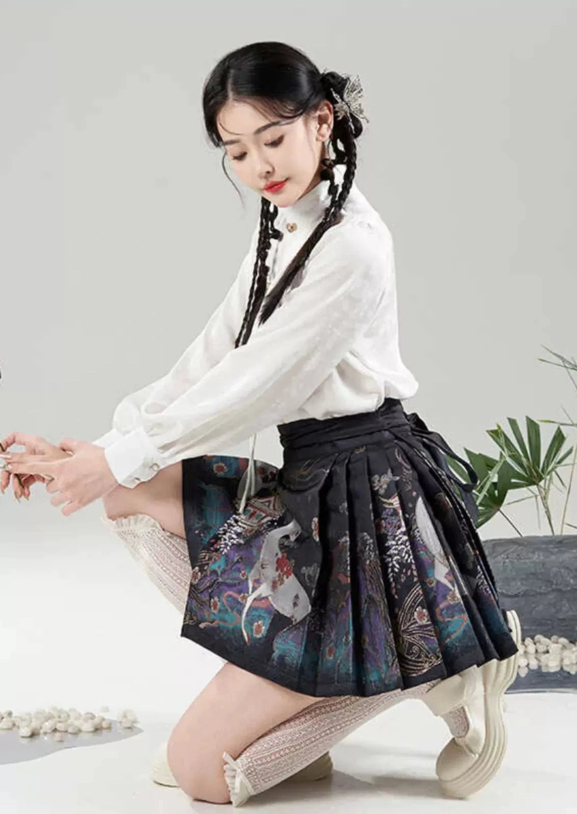 Fairy Deer | Modern Short Ma Mian Skirt (仙麓影)