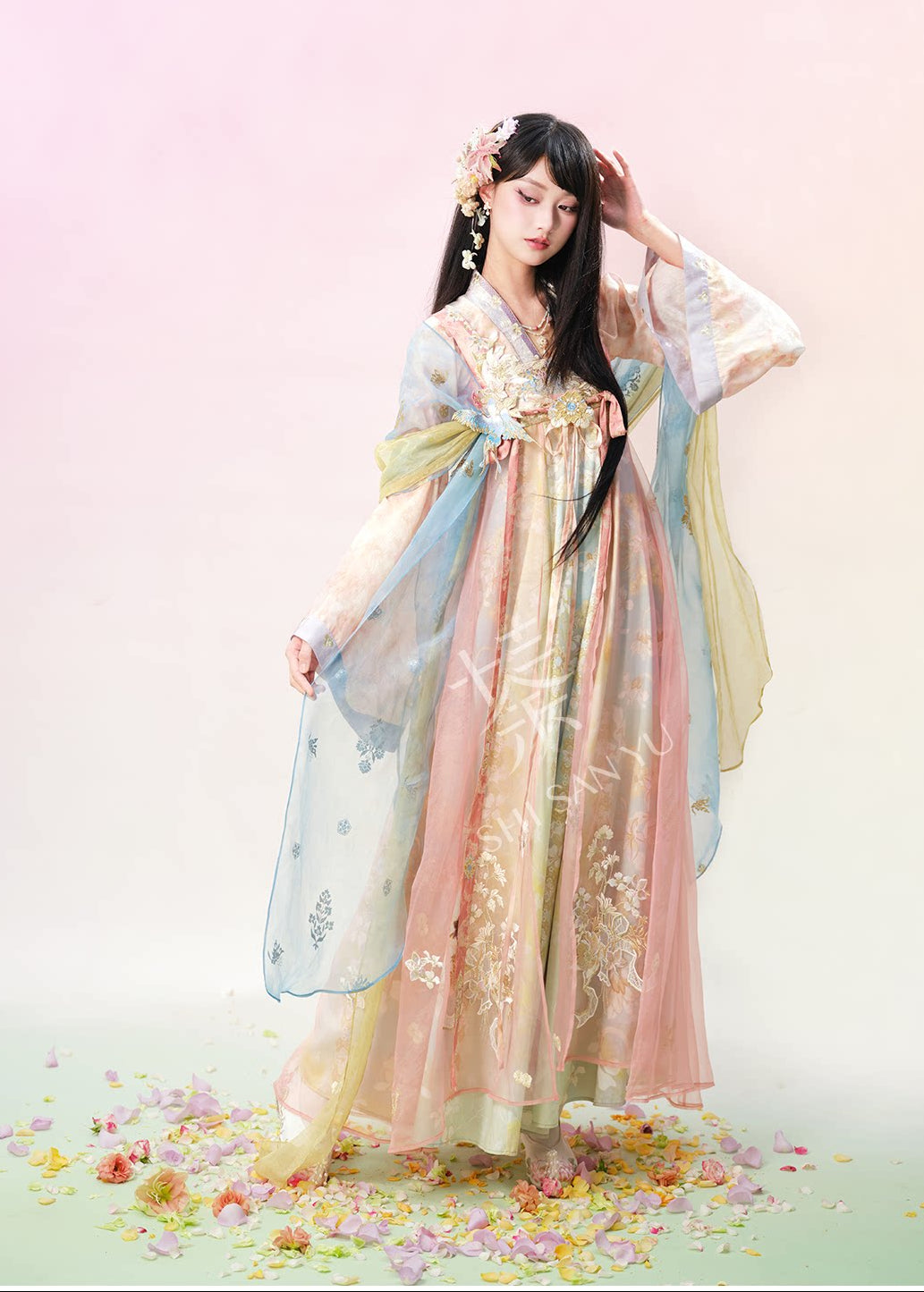 Orioles & Flowers | 3-Piece Embroidered Hanfu (莺花里)