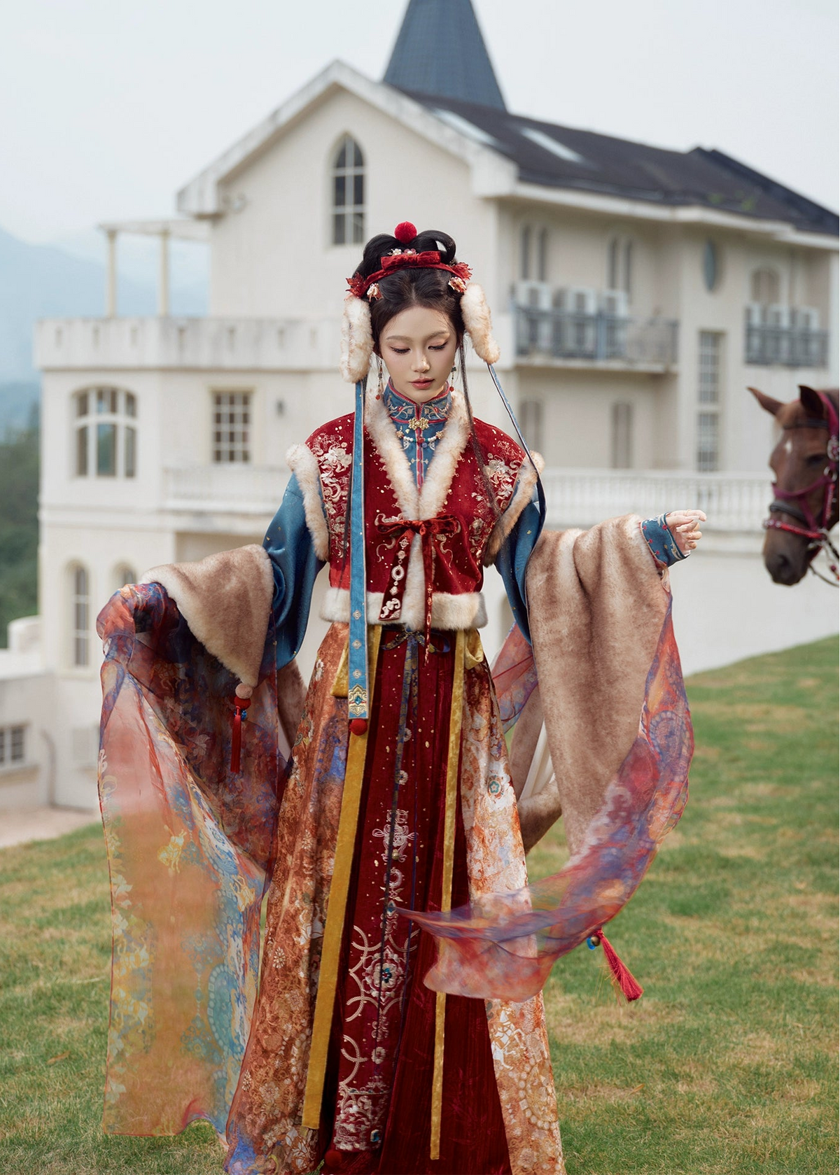 Star Fall | 2026 New Year Faux Fur Shawl / Earmuff (青阳星回)