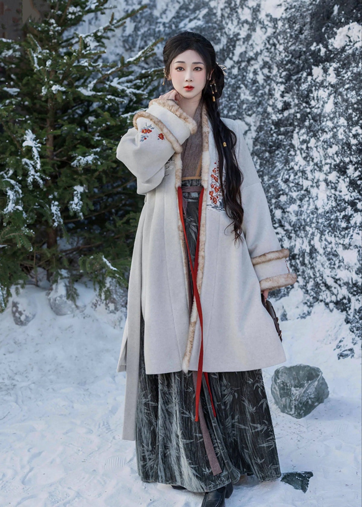 Snow Traveler | 3-Piece Modern Set (雪中客)