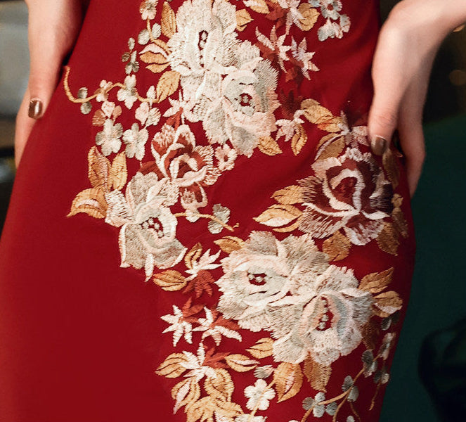 Yong Hua | Embroidered Wedding Bridal Qipao (雍华)