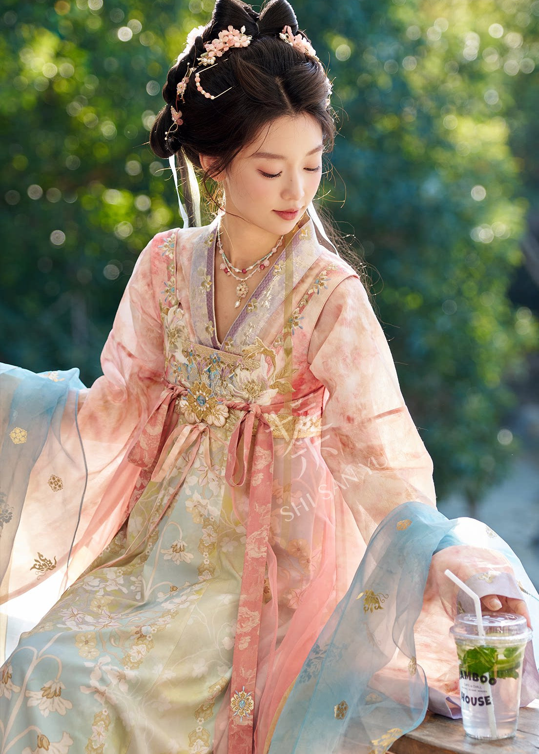 Orioles & Flowers | 3-Piece Embroidered Hanfu (莺花里)
