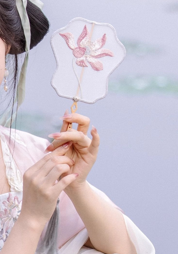 Valley Lily | 4-Colors Embroidered Fan