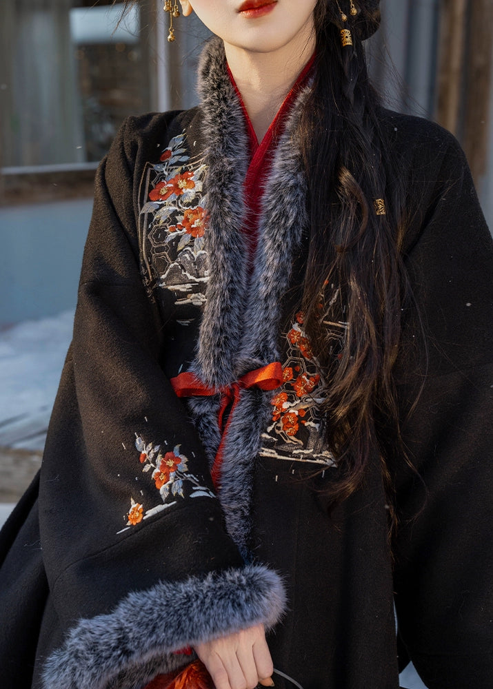 Snow Traveler | 3-Piece Modern Set (雪中客)