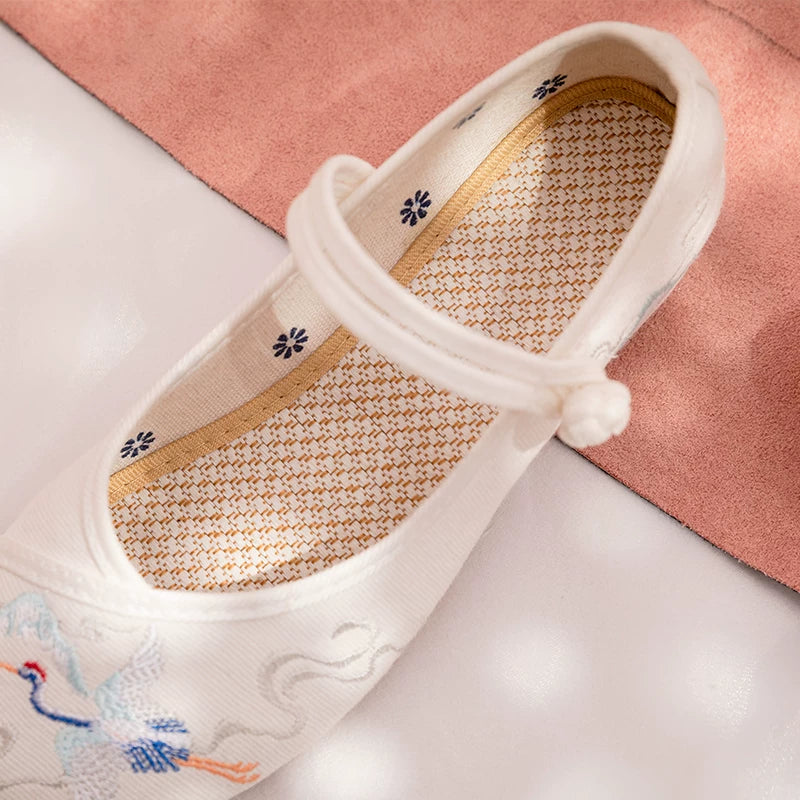 Soaring Crane | White Embroidered Shoes(凌云鹤）