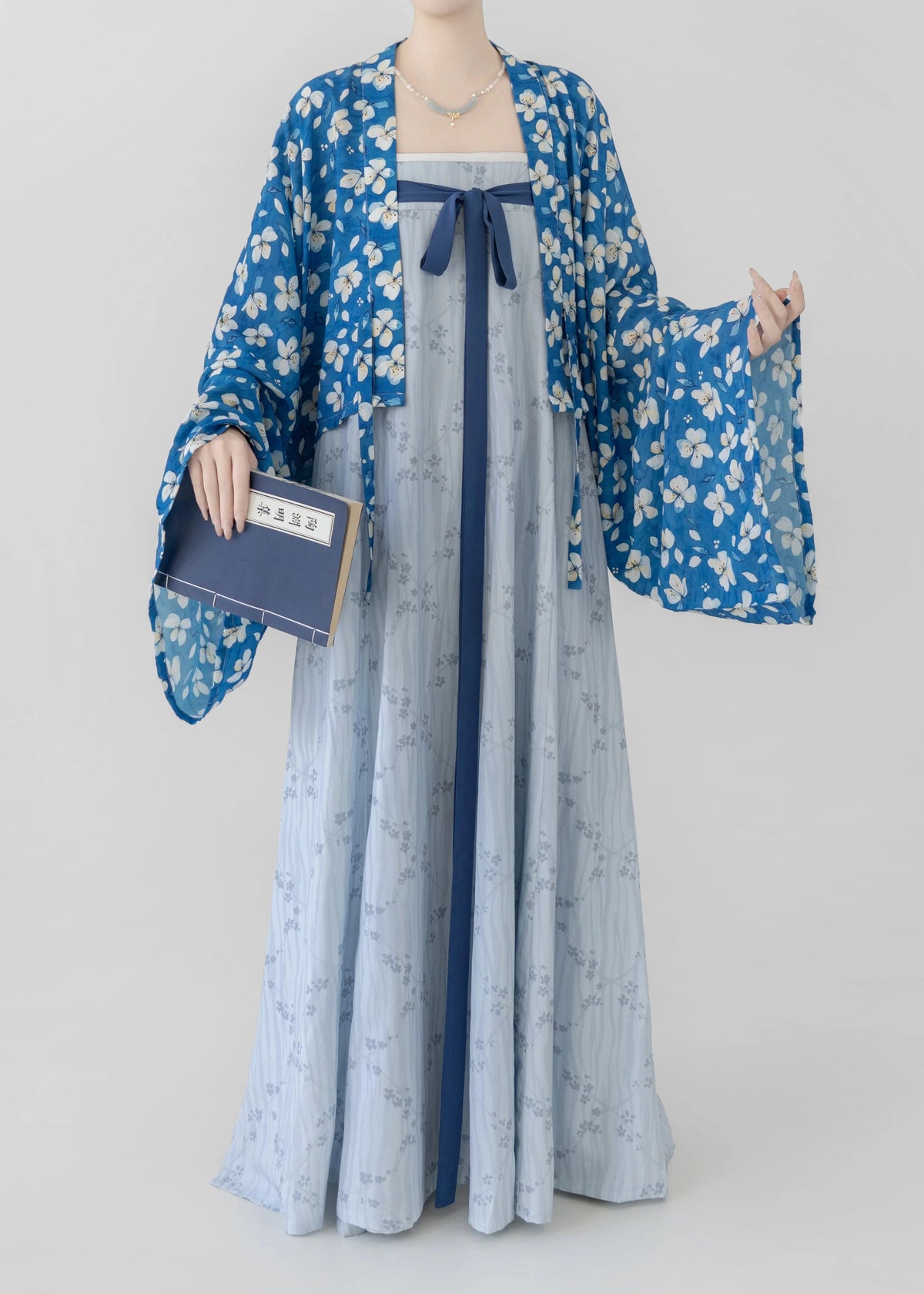 Pear Snow | 2-Piece Plus Hanfu (梨雪)