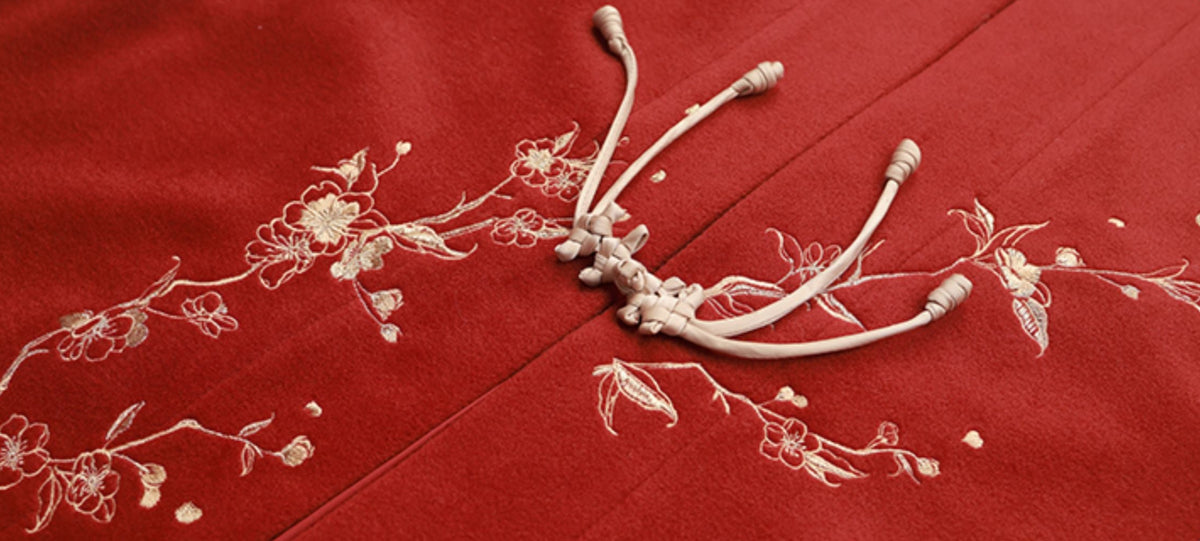 Plum Blossoms | Modern 3-Piece Set (倚梅香)