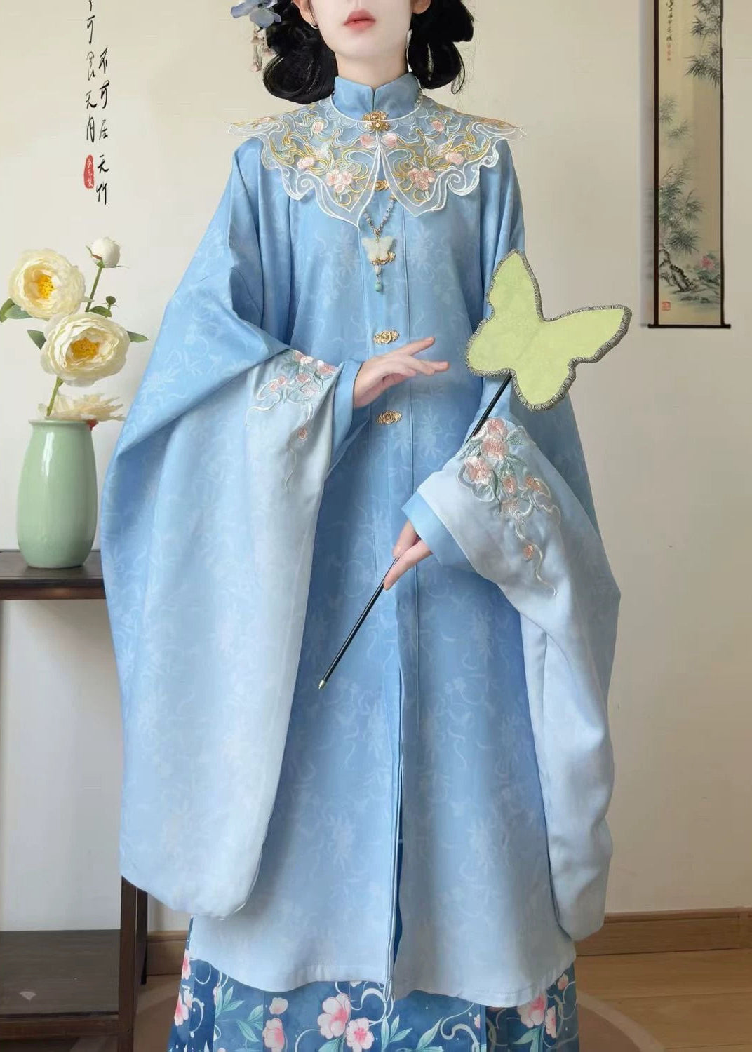 Butterfly Dance | 3-Piece Embroidered Plus Set (苍竹)