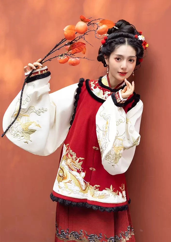Gold Dragon | 3-Pieces New Year Ming Hanfu (金龙献瑞)