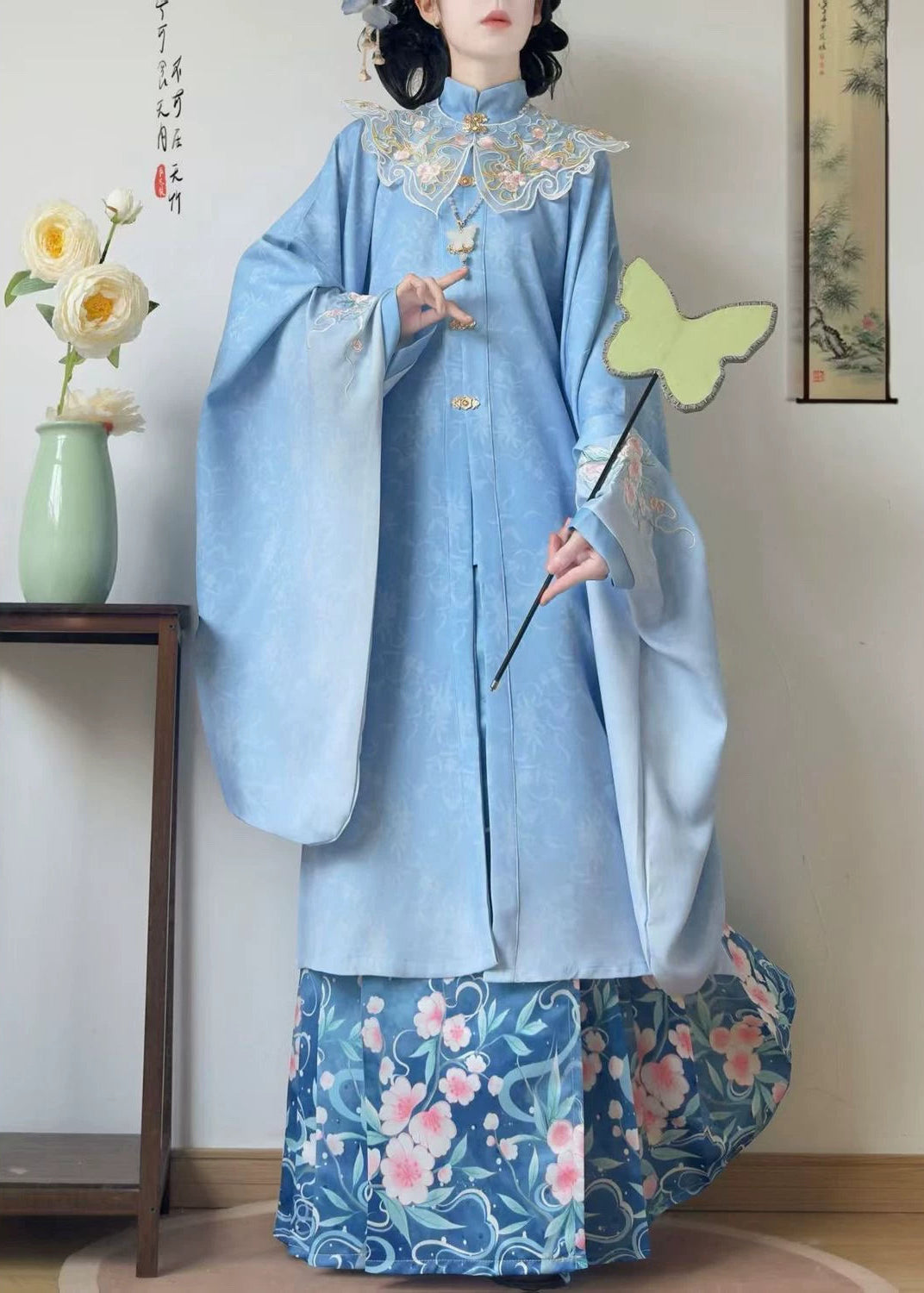 Butterfly Dance | 3-Piece Embroidered Plus Set (苍竹)