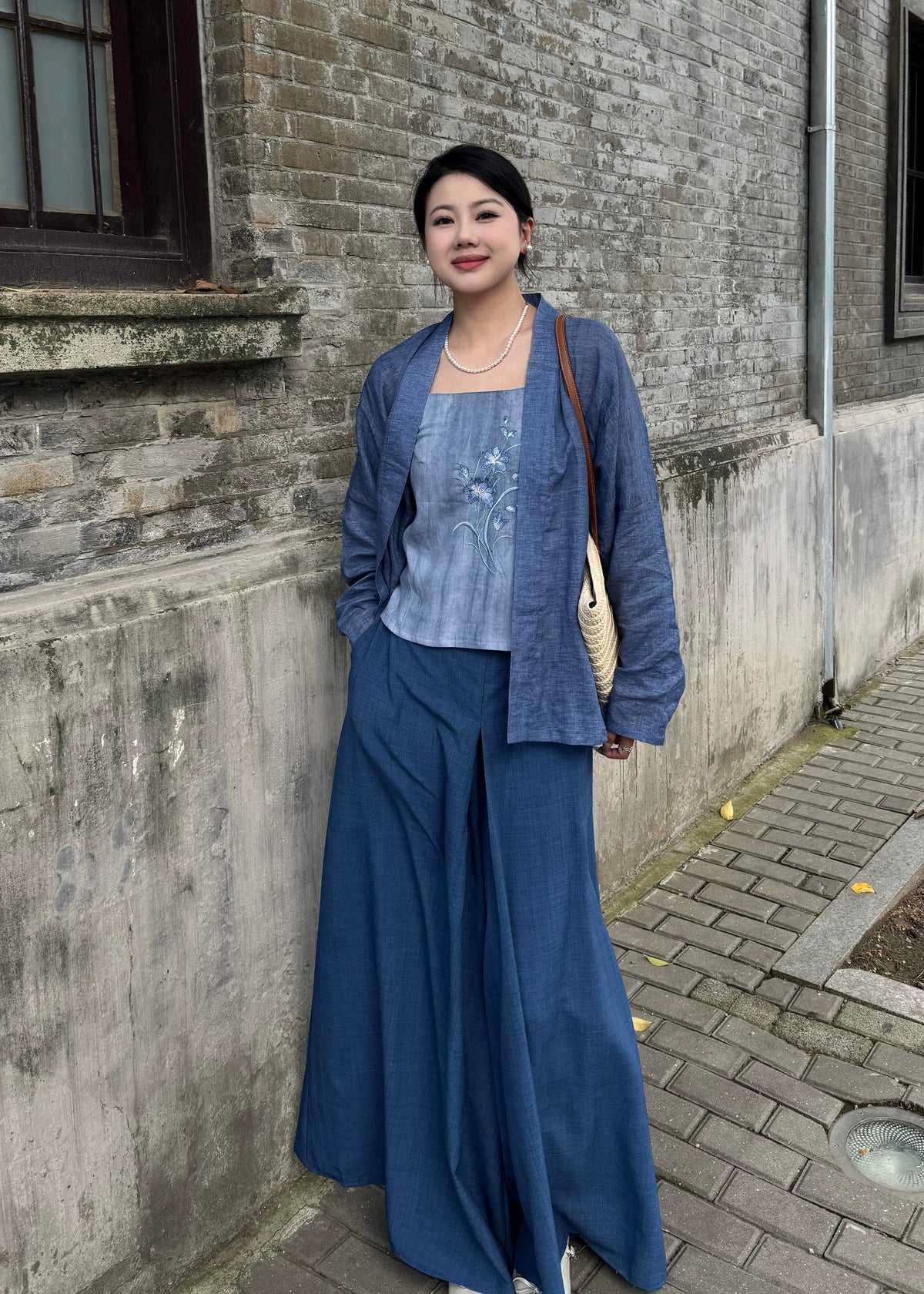 Blue Irises | Plus Modern Chinese Hanfu (蓝鸢)