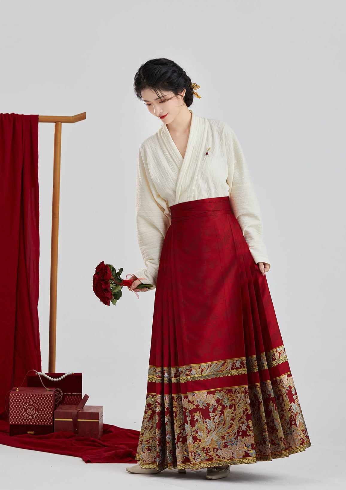 Forever Oath | Modern Bridal Ma Mian Skirt (缔结)