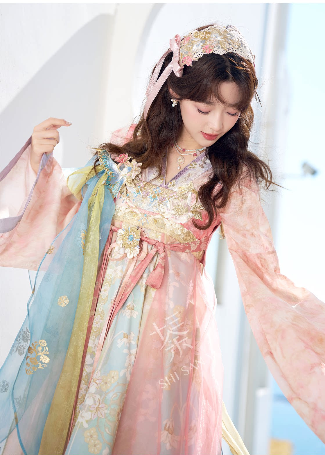 Orioles & Flowers | 3-Piece Embroidered Hanfu (莺花里)