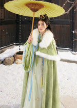 Pine Mist | 2-Layers Embroidered Winter Cape (松雾里)