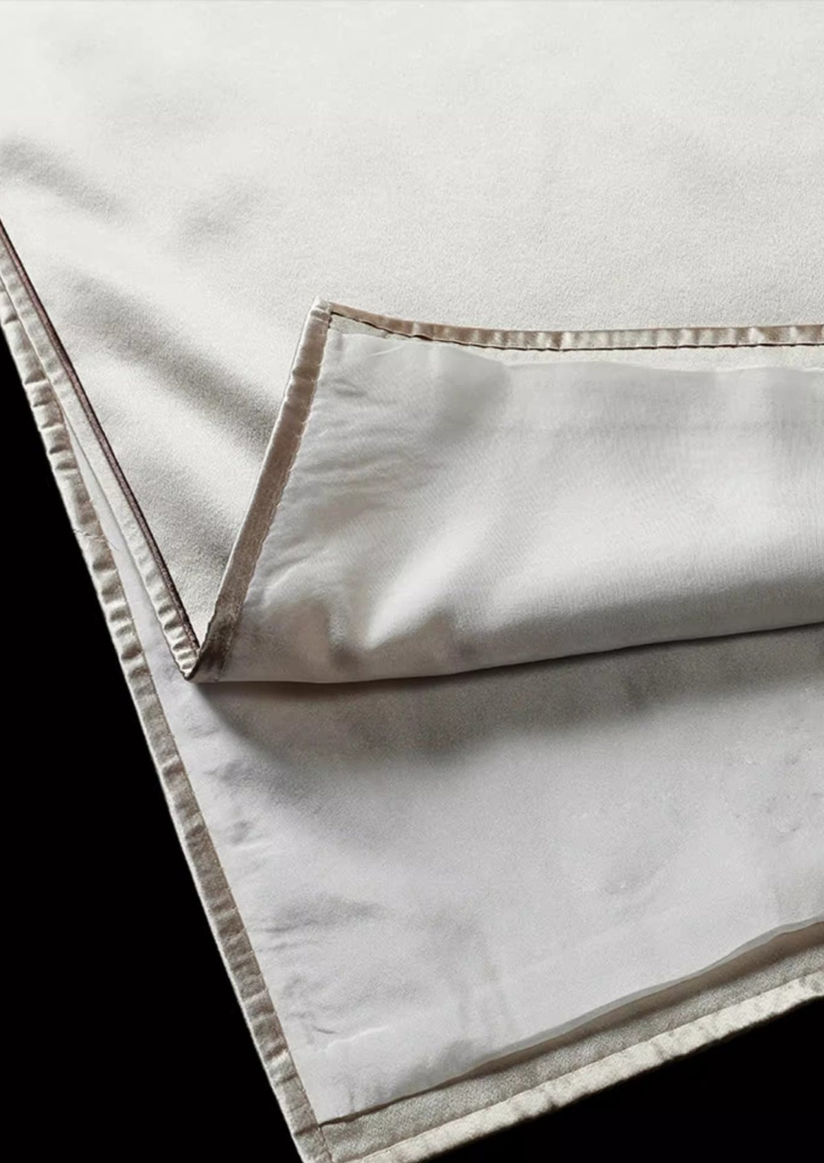 Rosie | Silk Champagne Custom Made Qipao (玉玫瑰)