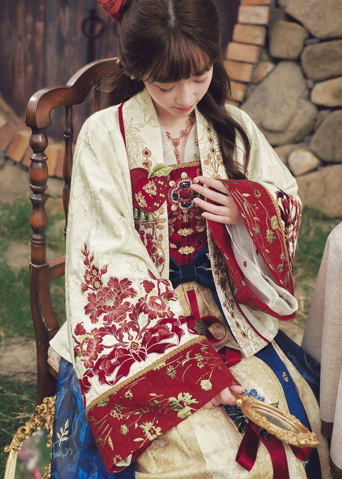Snow White | 4-Piece 2026 New Year Hanfu (红苹果之宴)