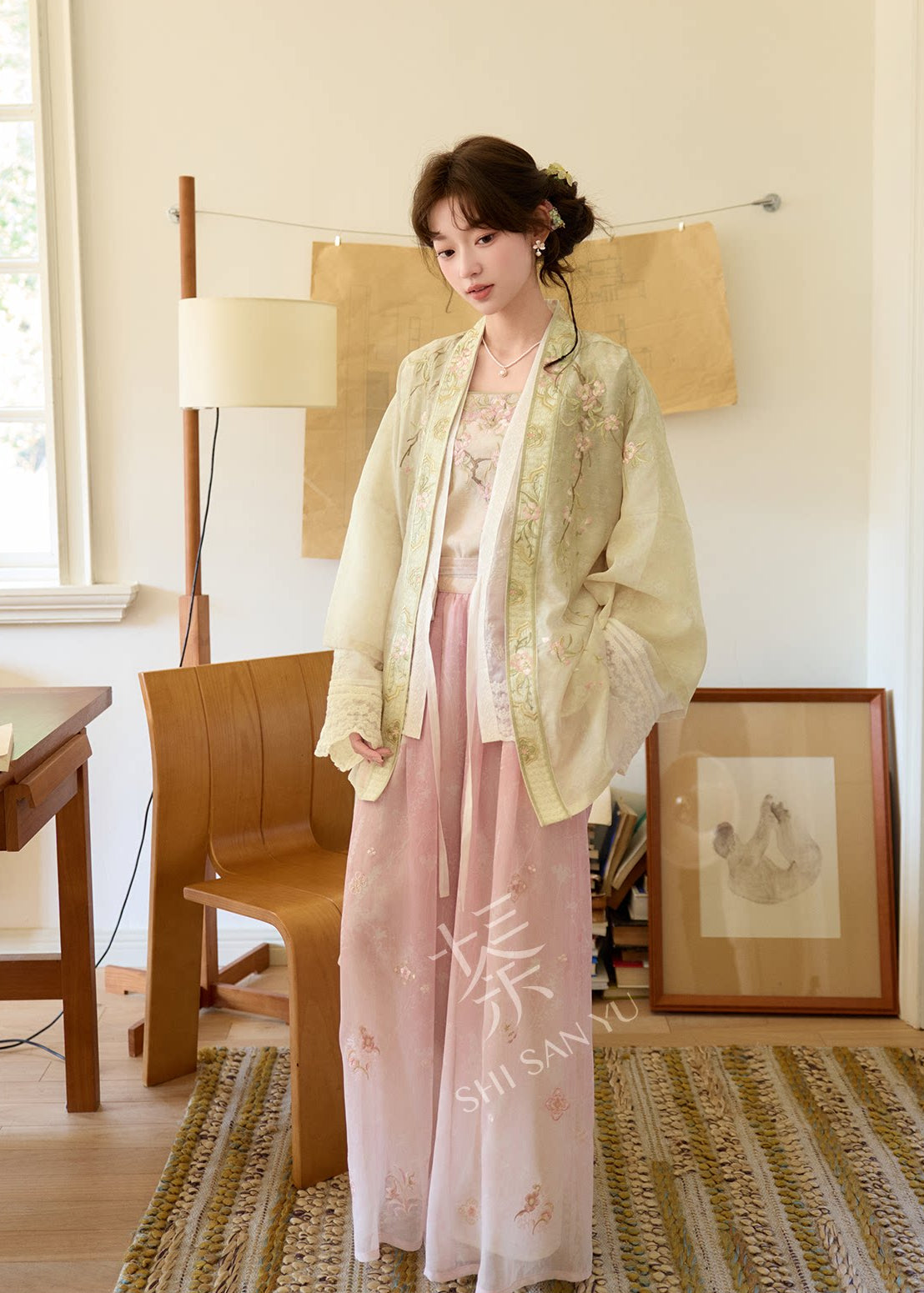 Apricot Blossom | 4-Piece Embroidered Hanfu (杏花约)