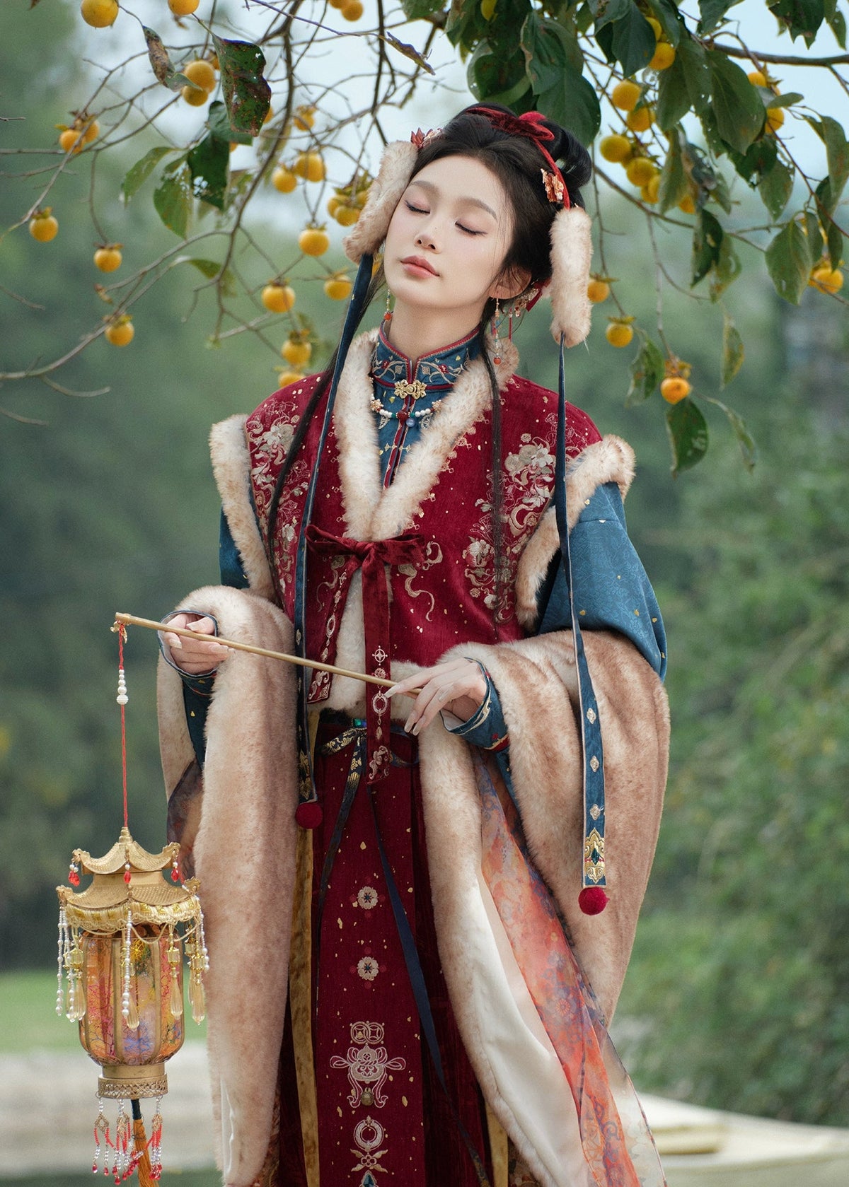 Star Fall | 2026 New Year Faux Fur Shawl / Earmuff (青阳星回)