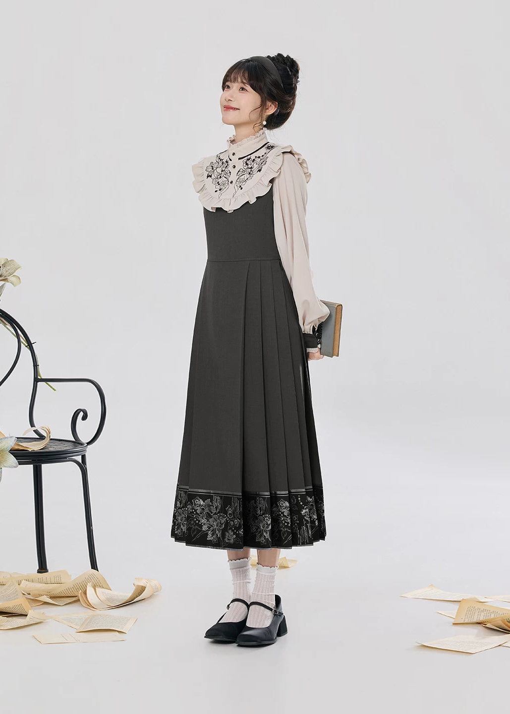 Frost Lily | Modern 2-Piece Hanfu (霜百合)