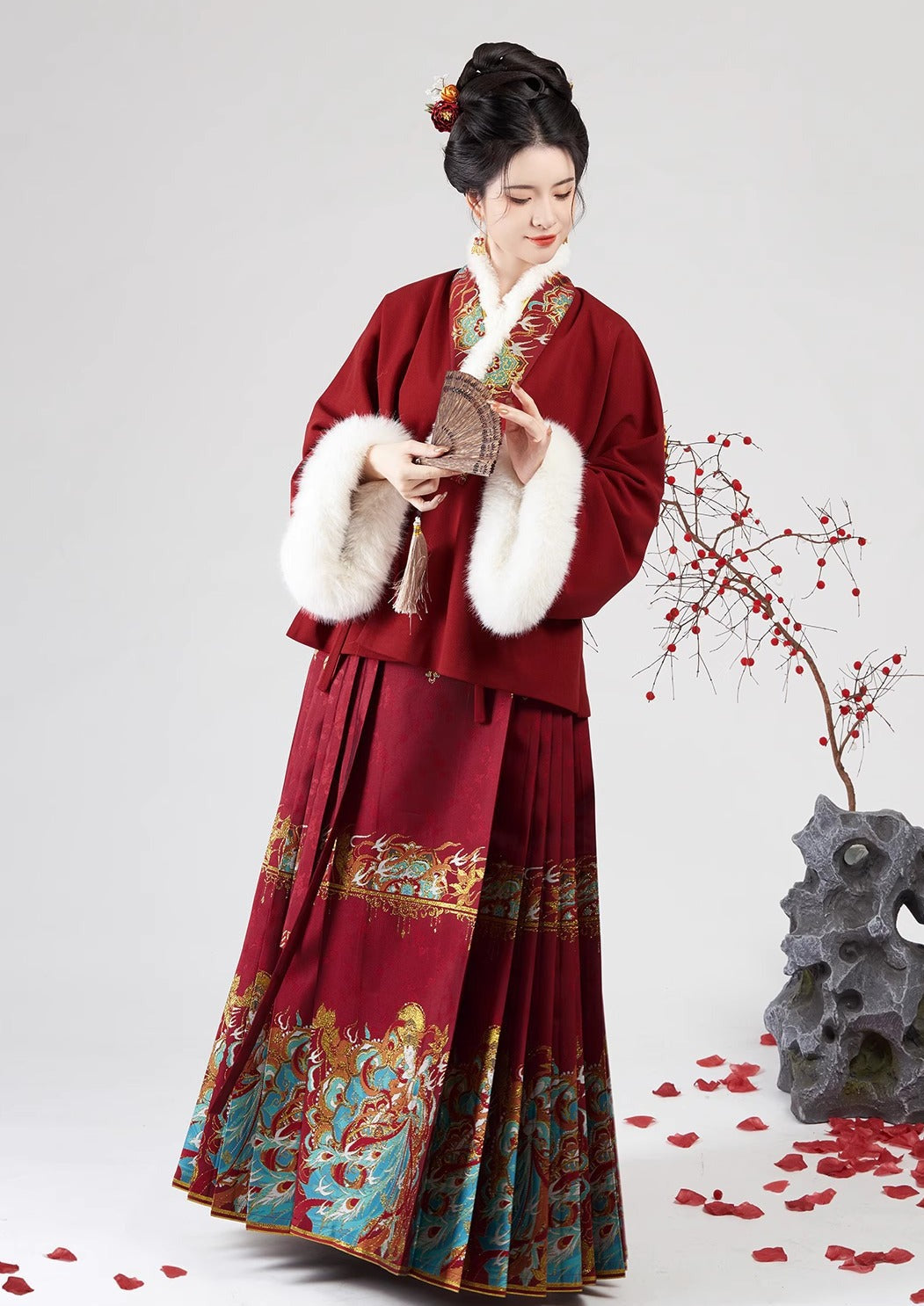 Fire Lantern | Winter Ma Mian Skirt Set (火璃)