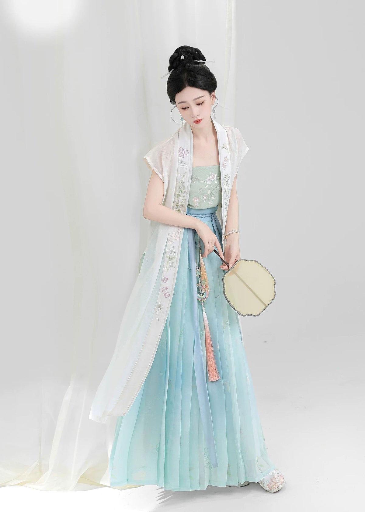 Early Summer | 3-Pieces Embroidered Set (初夏)