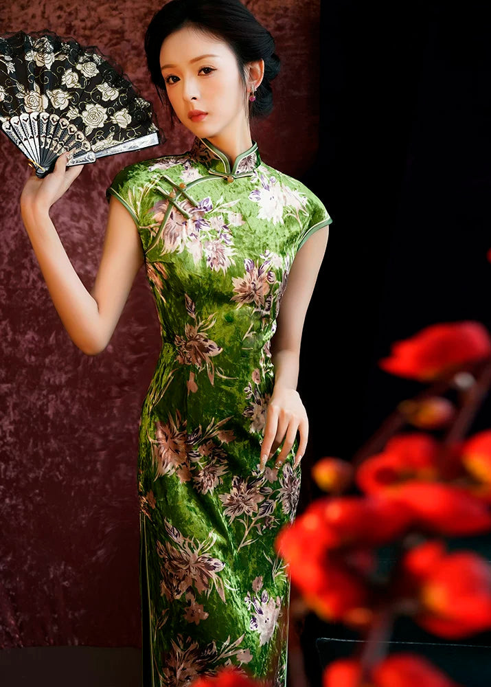 Emerald Blossom | Vintage Velvet Qipao (翠影繁花)