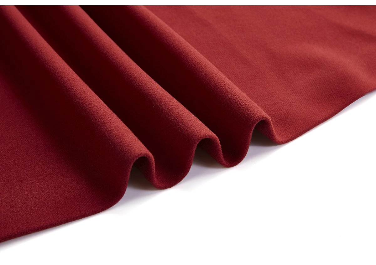 Fire Lantern | Winter Ma Mian Skirt Set (火璃)