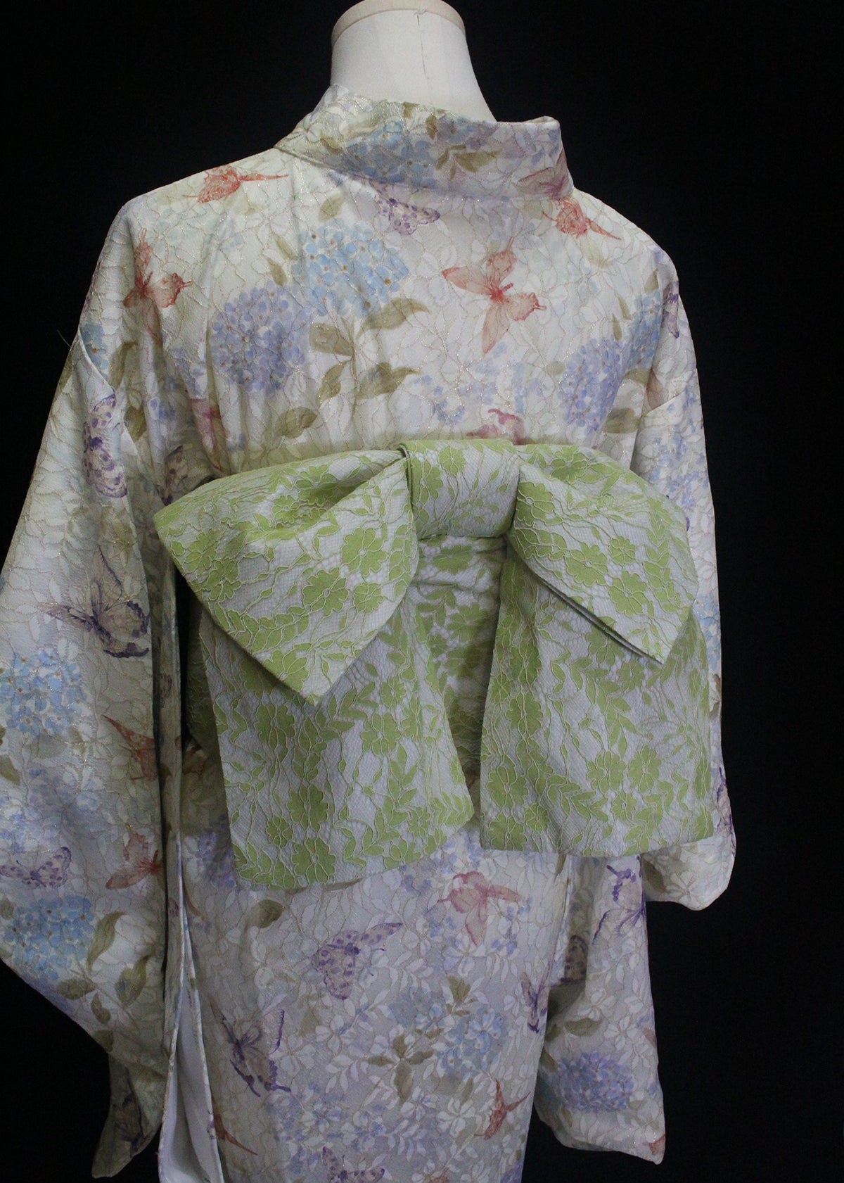 Butterfly & Blossom | 6-Piece Asian Kimono (蝶与花)