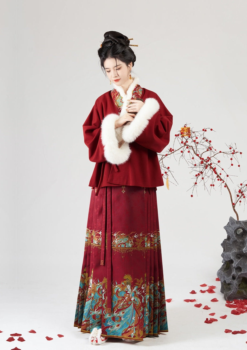Fire Lantern | Winter Ma Mian Skirt Set (火璃)