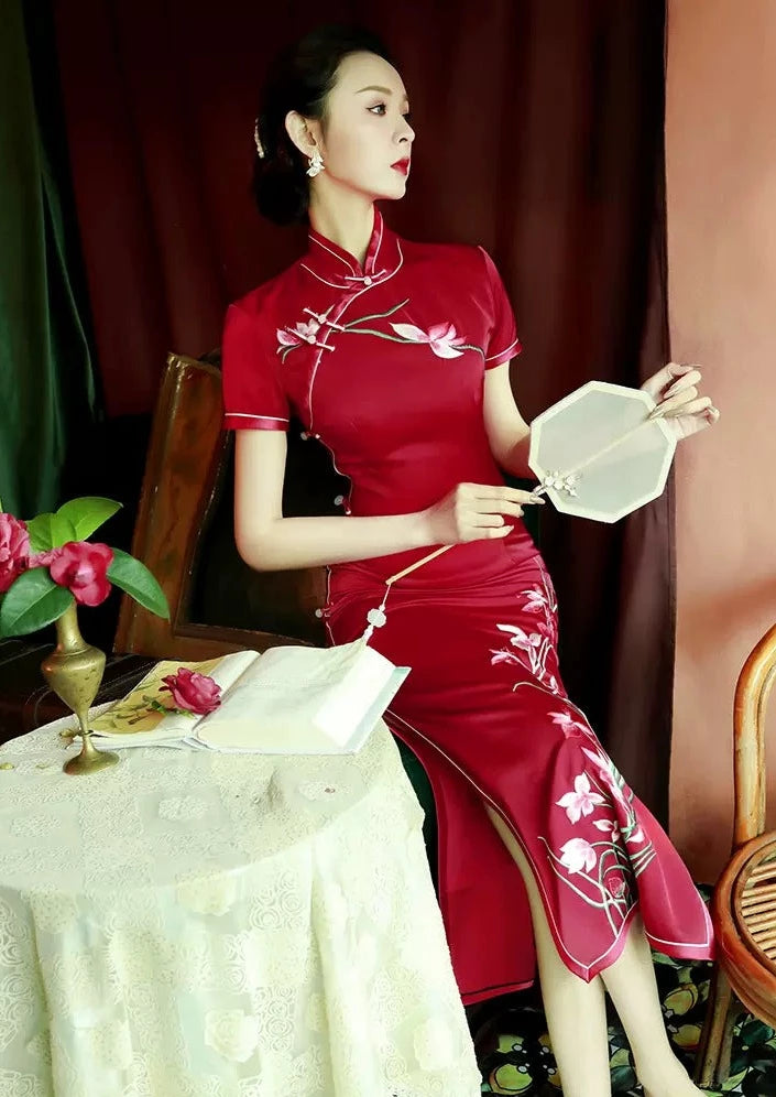 Red Magnolia | Red Qipao Dress (红玉兰)