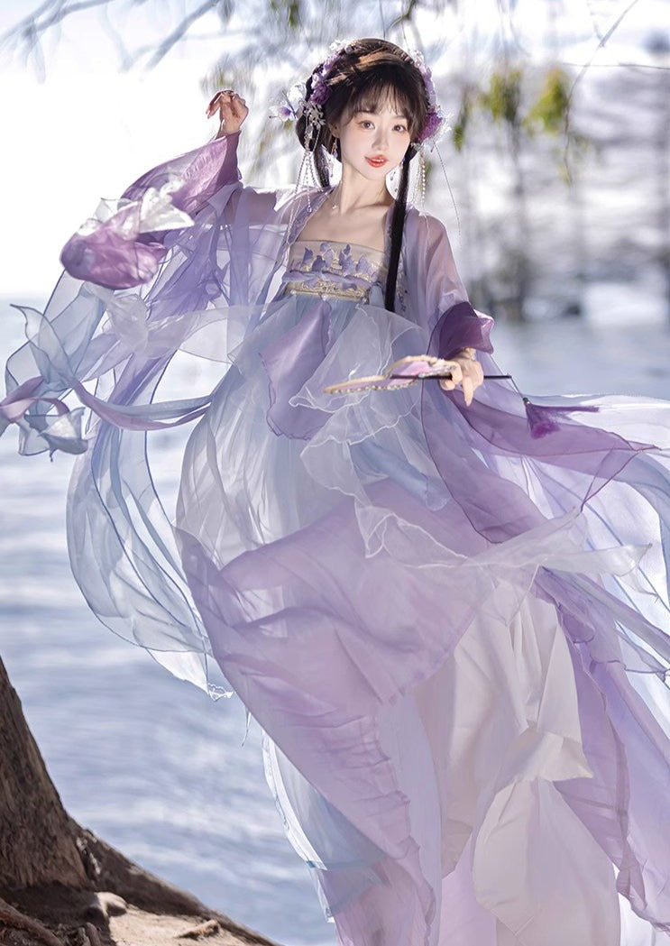 Plum Blossom | 3-Pieces Embroidered Hanfu (春不晚)