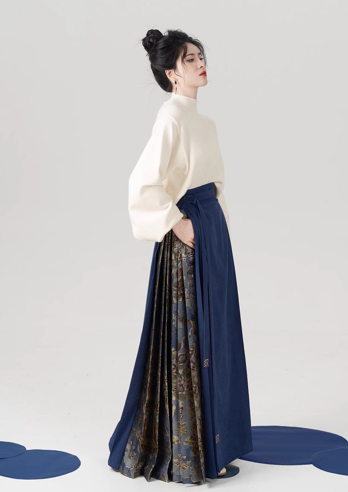 Harmony Time | Winter Modern Ma Mian Skirt Set (时和岁丰)
