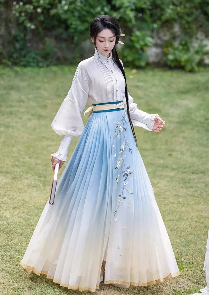 Pear Blossom | Modern 3-Pieces Ma Mian Hanfu (梨花曲)