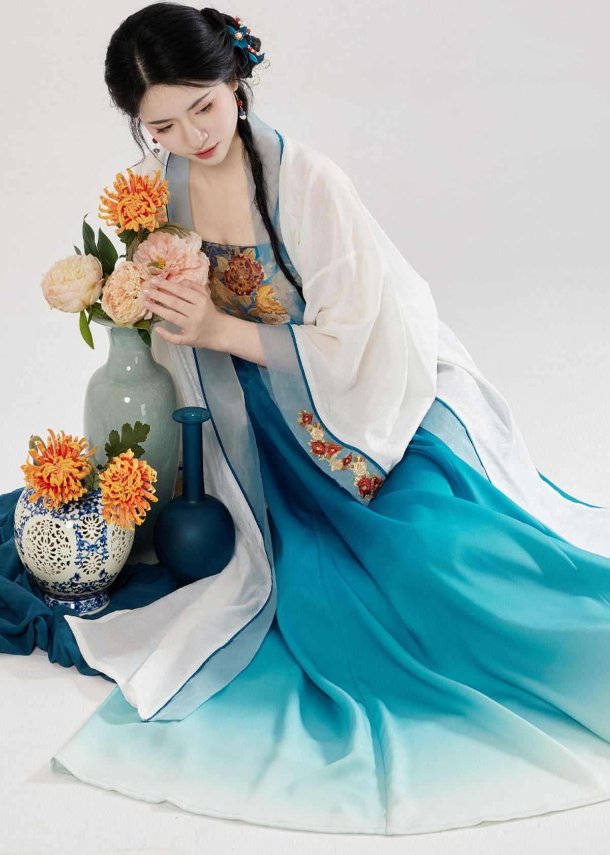 Camellia Parrot | Modern 2-Piece Set (山茶鹦鹉)