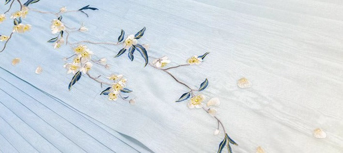 Pear Blossom | Modern 3-Pieces Ma Mian Hanfu (梨花曲)