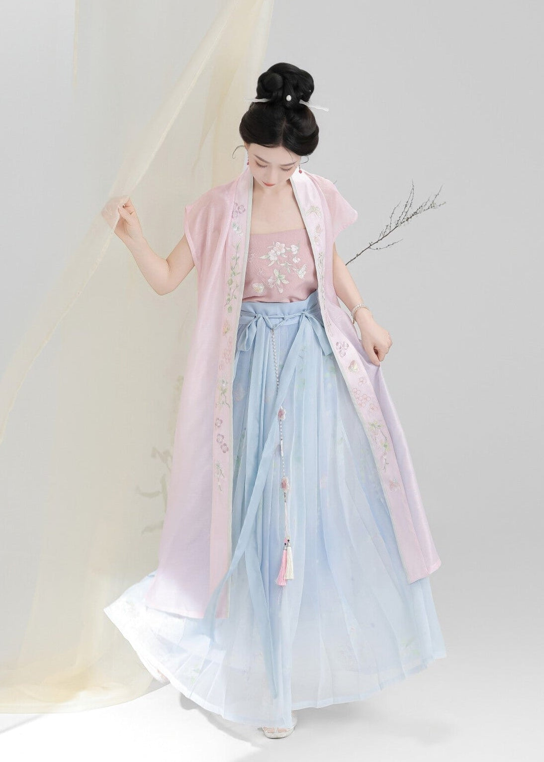 Early Summer | 3-Pieces Embroidered Set (初夏)