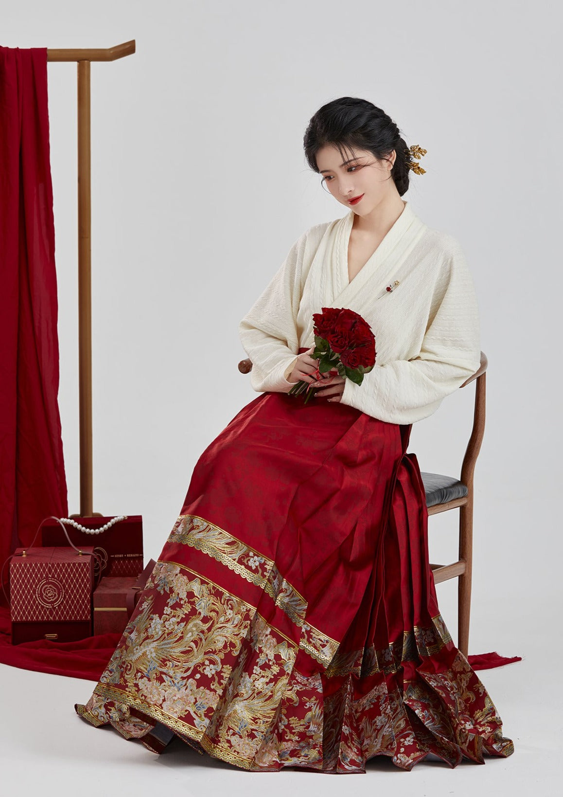 Forever Oath | Modern Bridal Ma Mian Skirt (缔结)