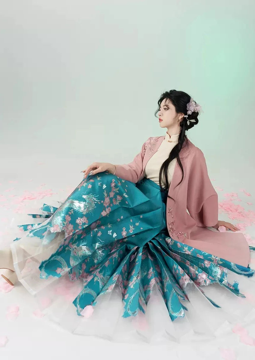 Snow Awaits Spring | Modern 3-Pieces Set (蕴雪待春)