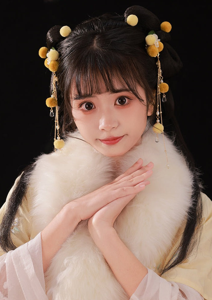 Snow Balls | 2 Pcs Pom Poms Hairclips (对雪)