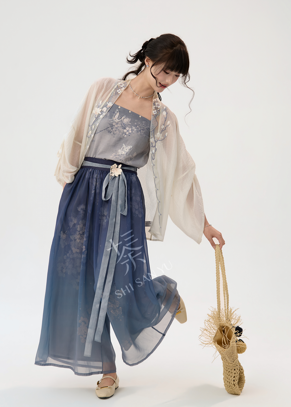 Magnolia Vase | 3-Piece Summer Modern Chinese Style Pants Set (玉兰瓶)