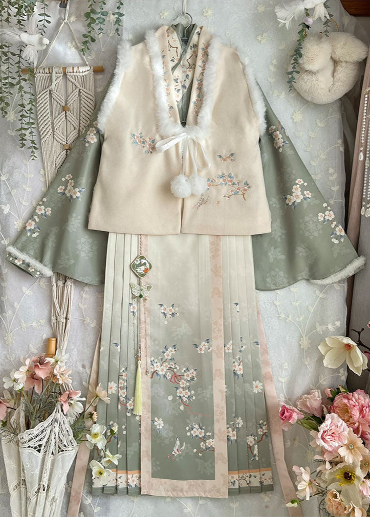 Snow Plum | 3-Piece Plus Winter Hanfu (梅花)