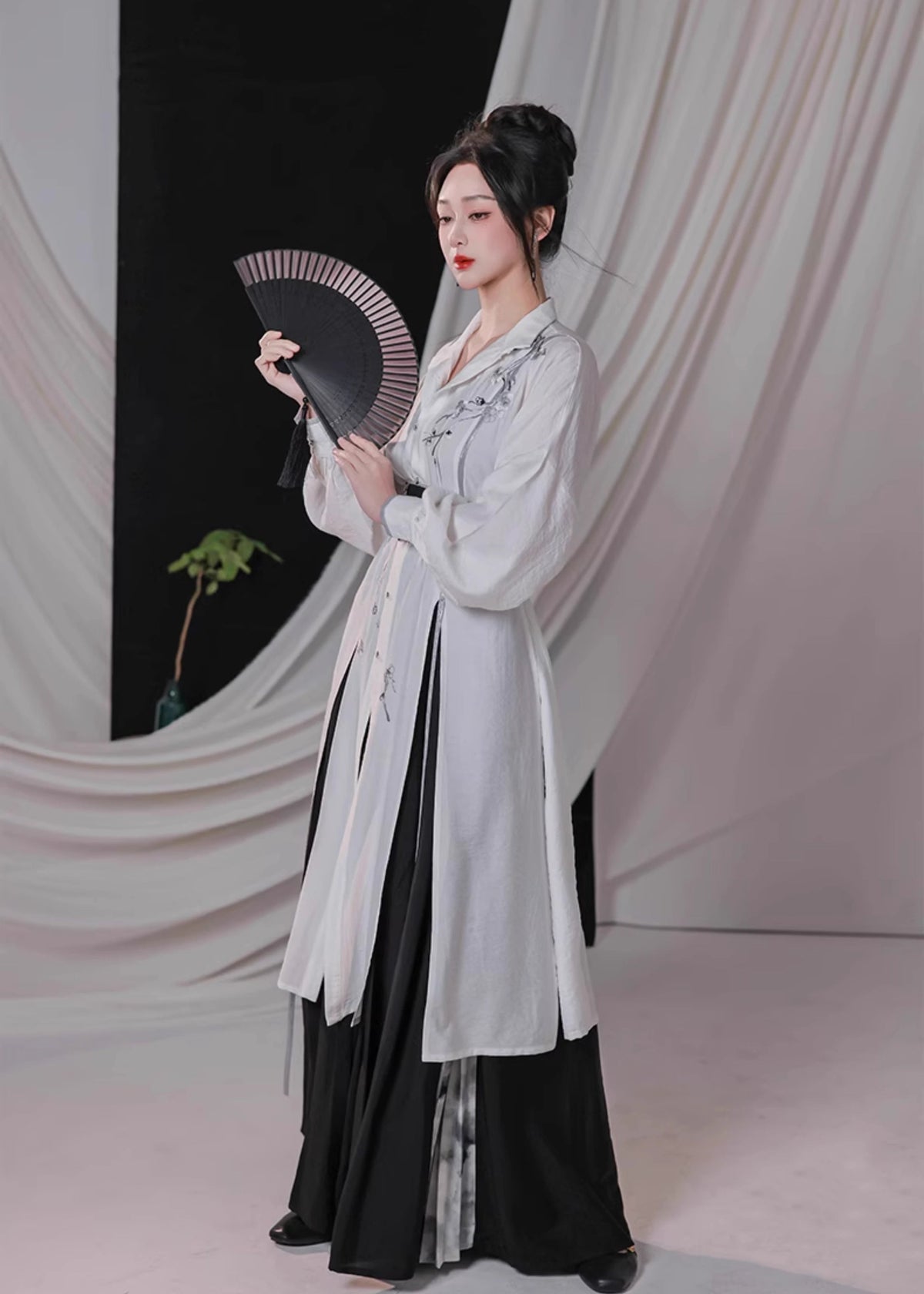 Plum Ode | 4-Pieces Modern Pants Set (梅花词)
