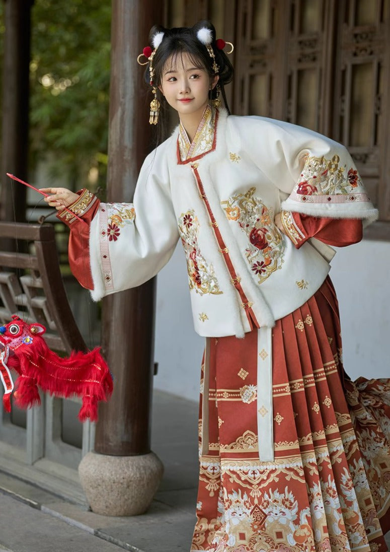 Lucky Dragon | 3-Pieces 2024 New Year Ming Hanfu (祥龙纳福)