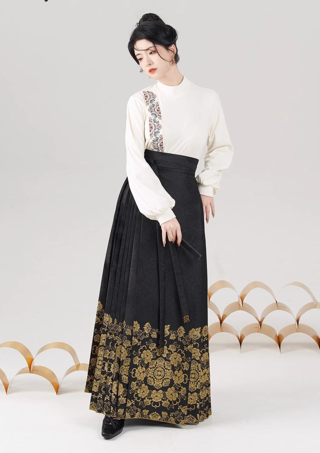 Splendid Mirror | Modern 2-Pieces Ma Mian Skirt (华镜)