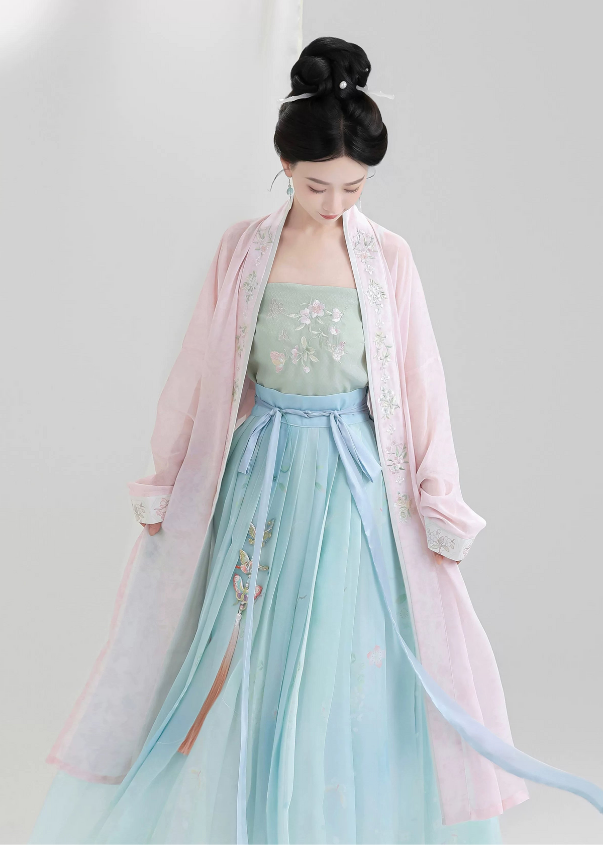 Early Summer | 3-Pieces Embroidered Set (初夏)
