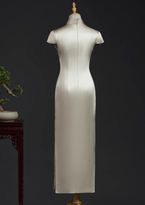 Gardenia | Silk Champagne Custom Made Qipao (花想容)