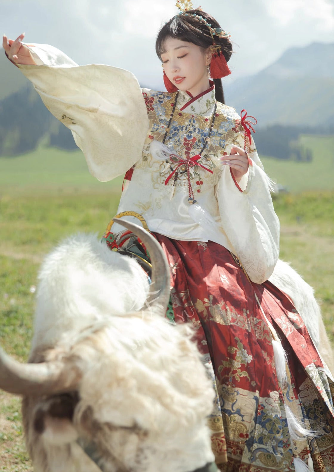 Golden Branch | 2-Pieces Ming Hanfu (九曜金枝)